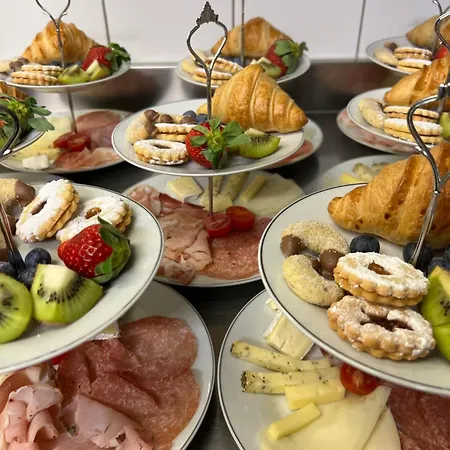 Hotel Guesthouse St Nikolaus 3*